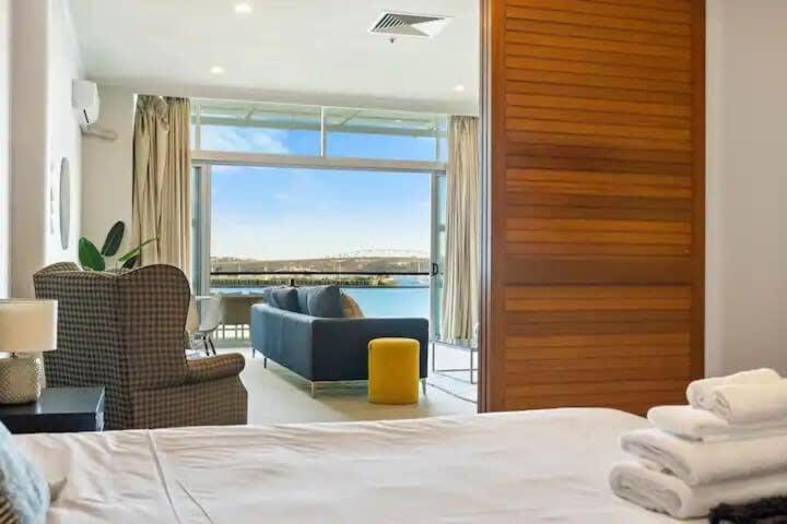 Relaxing Sea Wharf View Apartment Оукланд Екстериор снимка