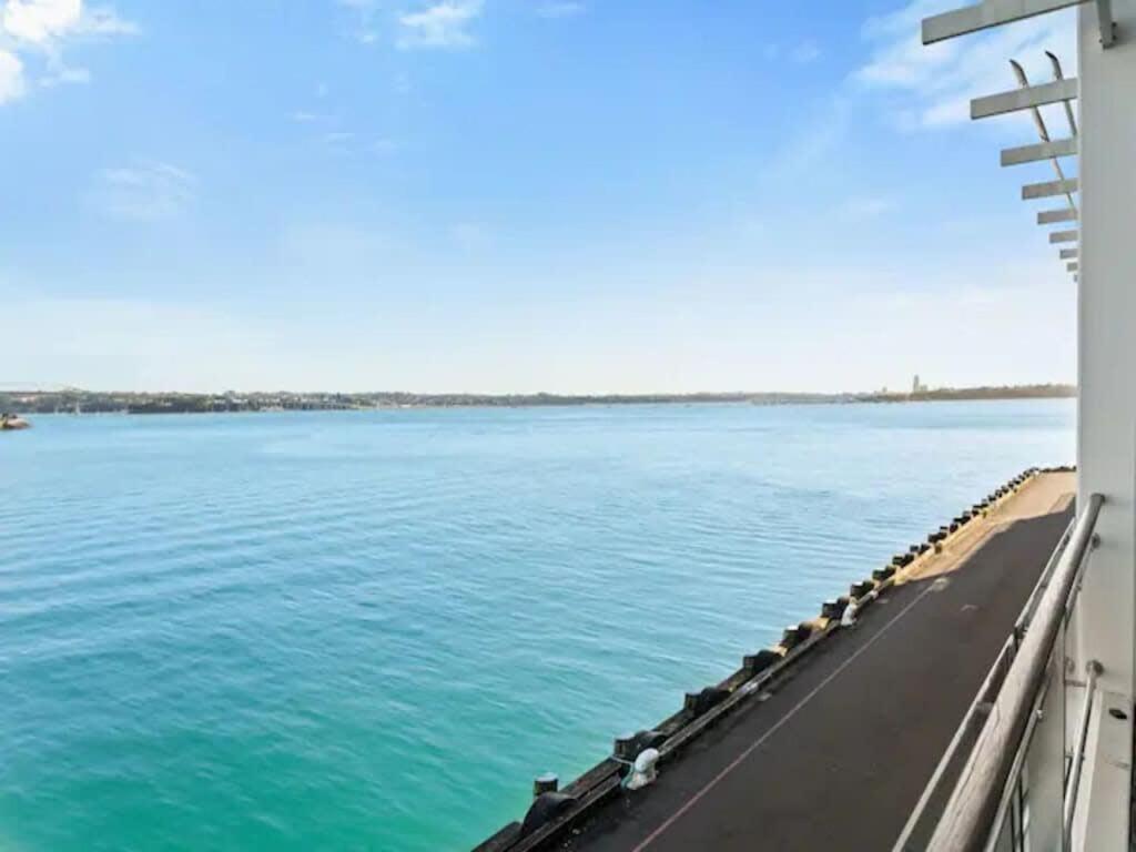 Relaxing Sea Wharf View Apartment Оукланд Екстериор снимка