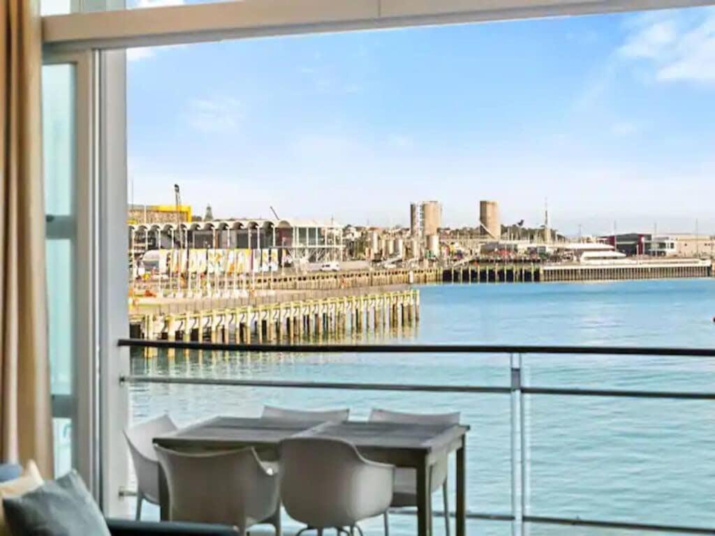 Relaxing Sea Wharf View Apartment Оукланд Екстериор снимка