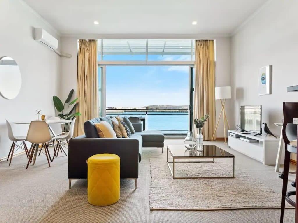 Relaxing Sea Wharf View Apartment Оукланд Екстериор снимка